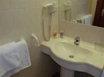 Meridian Hotel 2*